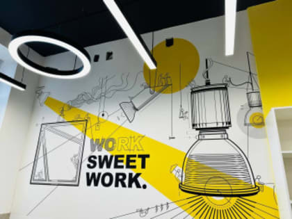 Глава города Бузулука Владимир Песков оценил ход работ по ремонту детской библиотеки