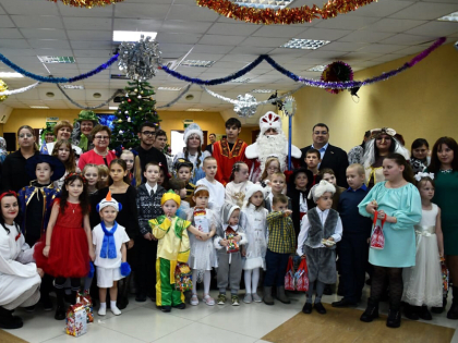 Благотворительную елку провели в Тоцком районе