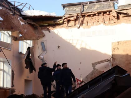 Глава Следственного комитета России потребовал доклад о расследовании дела об обрушении крыши в гимназии Красногвардейского района