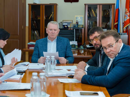 Депутаты будут сообщать о своих заграничных поездках