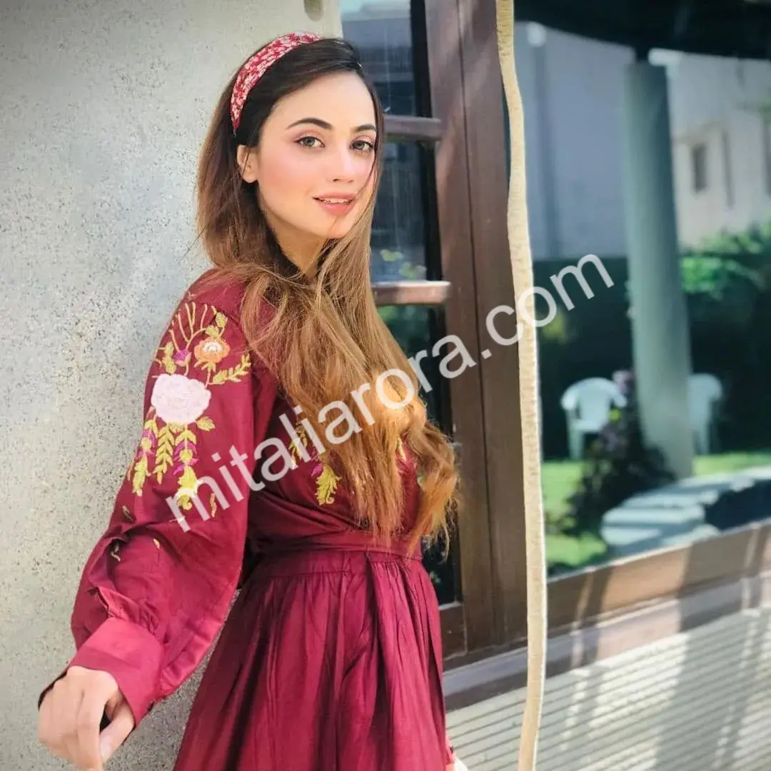 Dubai College Girl Escort