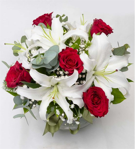 Cam Fanus Kırmızı Güllerle Lilyum Aranjmanı-thumb-1