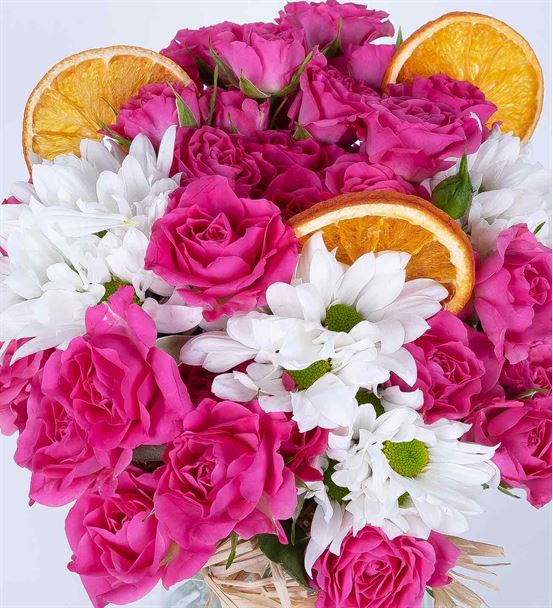 Carignan Serisi Çardak Gül Papatya Aşkı Aranjmanı - hover