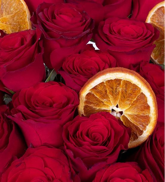 Carignan Serisi Lovable 19 Kırmızı Gül Aranjmanı - hover