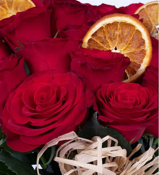 Carignan Serisi Lovable 19 Kırmızı Gül Aranjmanı-thumb-3
