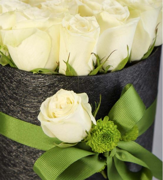 Mutluluğun Melodisi 20 Beyaz Güller - hover