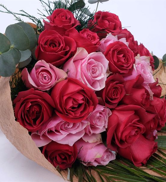 Ruh Eşi Aşkı Kırmızı Pembe Güller Tasarım Buketi-thumb-2