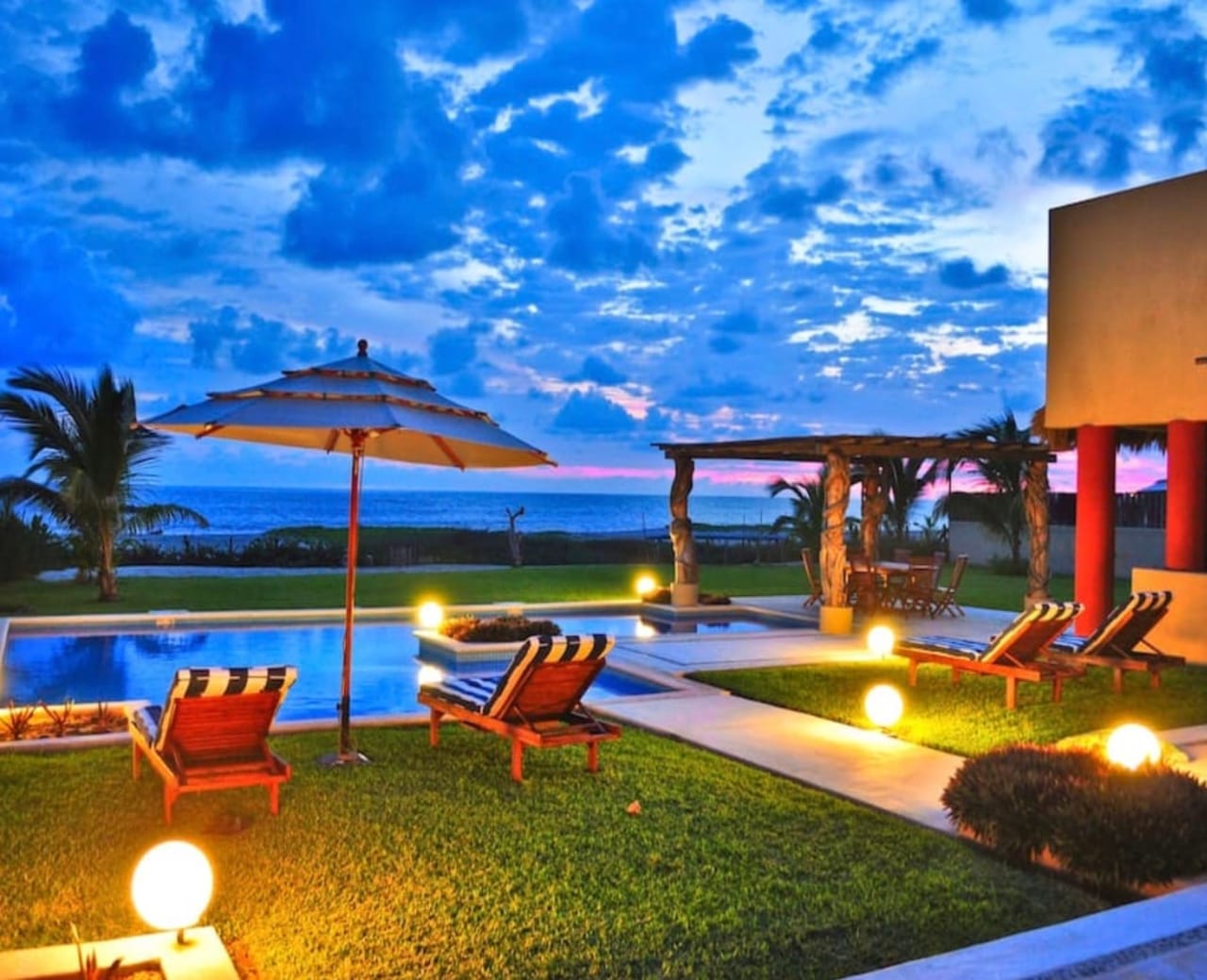 The Benefits of a Long-Term Stay vs. a Short Vacation in Puerto Escondido