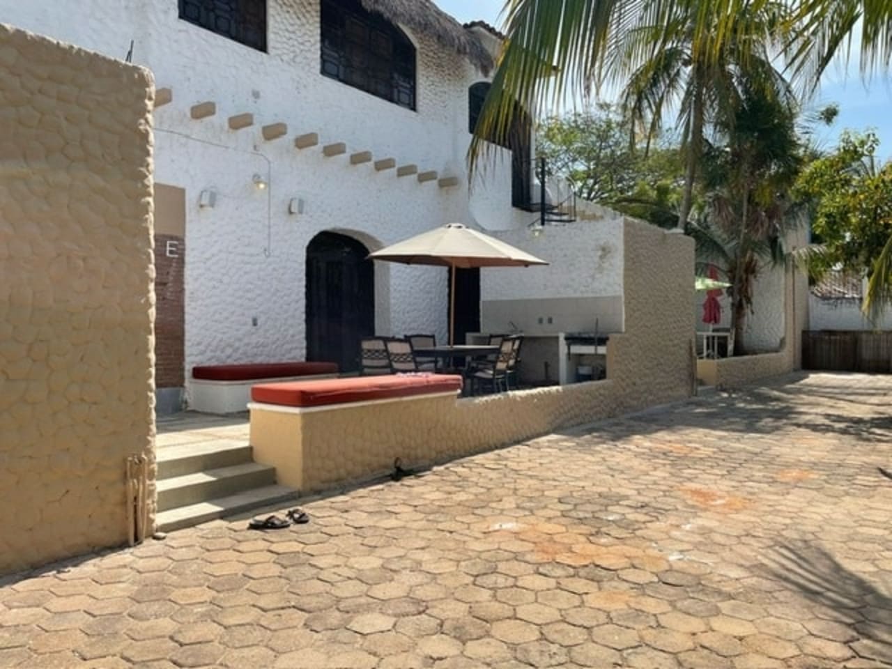 ¿Dónde encontrar el mejor alojamiento en Puerto Escondido? Una guía por playa y ambiente