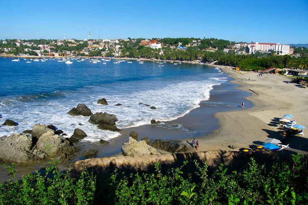 Fiestas de Noviembre: The Best Rentals for Experiencing the November Festivals in Puerto Escondido