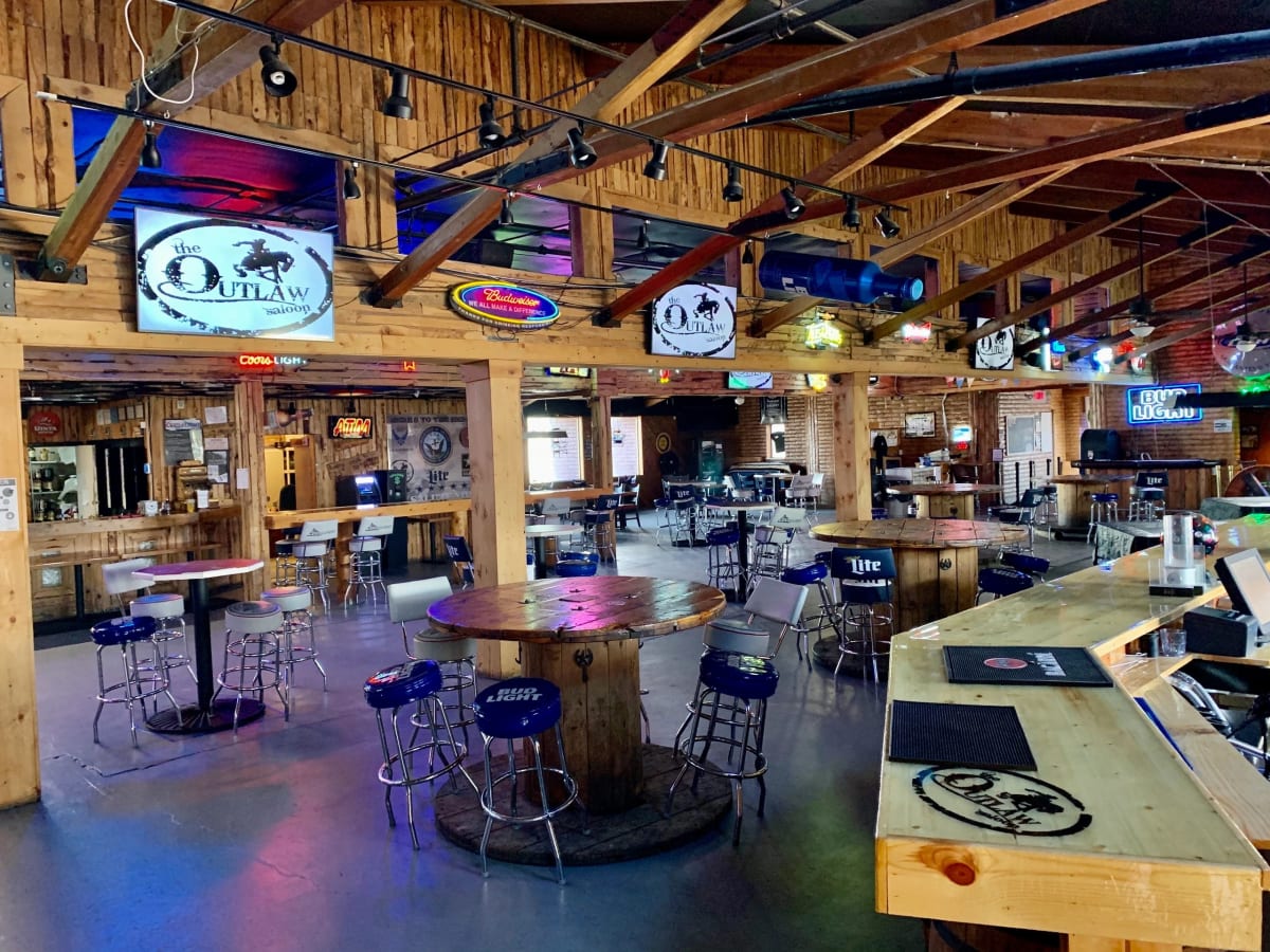 Outlaw Saloon