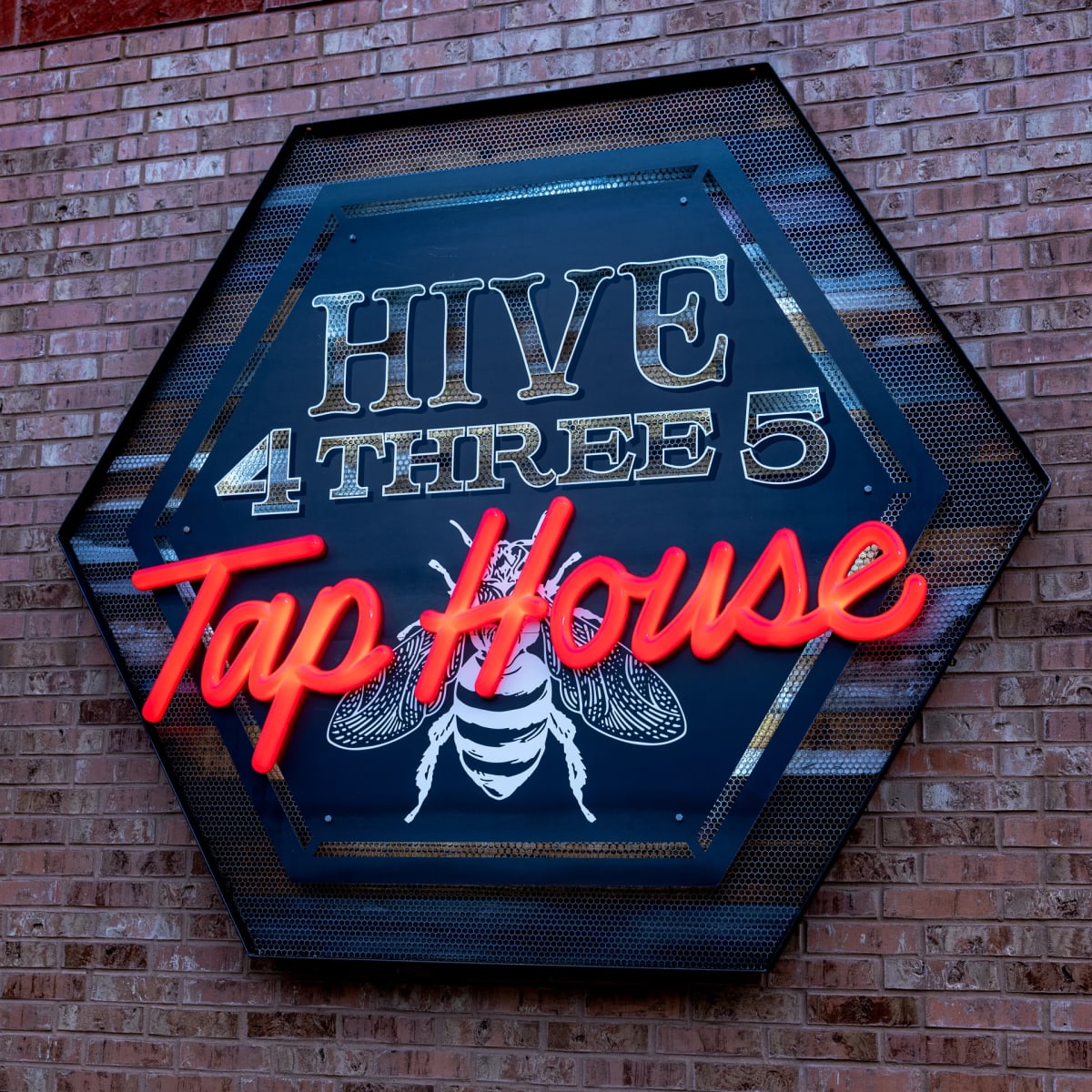 Hive 435 Taphouse