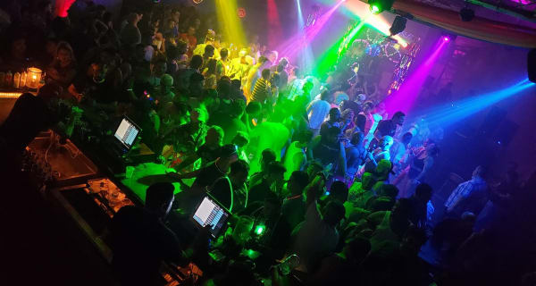 800 Live Bar and Nightclub