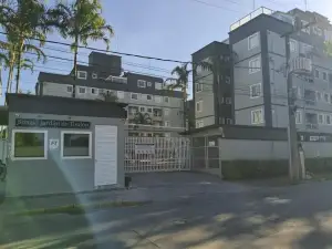 🏡 Apartamento térreo para venda no Santo Antônio, Joinville - 2 dormitórios(1 suíte) e área verde