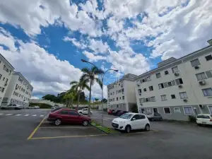 Apartamento térreo mobiliado para locação em Joinville Glória com 2 dormitórios