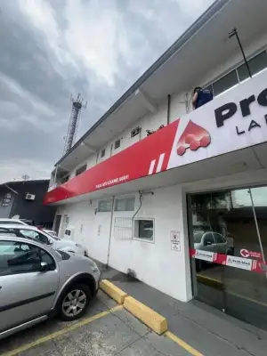 KC022- Belíssima área comercial, no coração do bairro Iririu. São 842m² construídos, divididos em três ocupações distintas, sendo duas comerciais com aluguel recorrente.