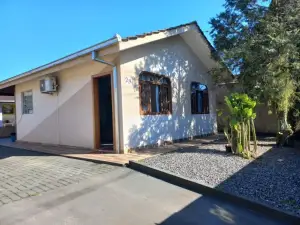 Casa com piscina e edícula à venda no Morro do Meio, Joinville