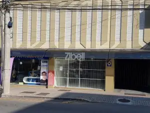 Sala comercial à venda no Centro de Joinville com 2 banheiros