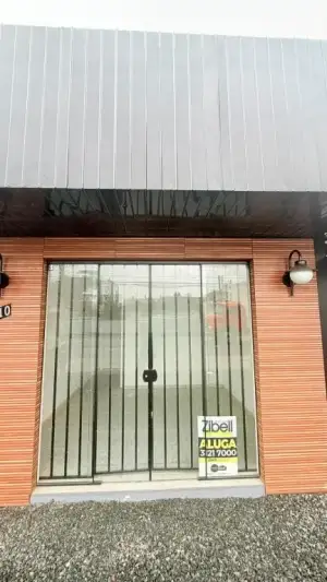Sala comercial na rua Piratuba bairro Iririú Joinville