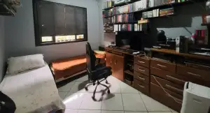 CASA AMPLA NO BAIRRO COSTA E SILVA! 