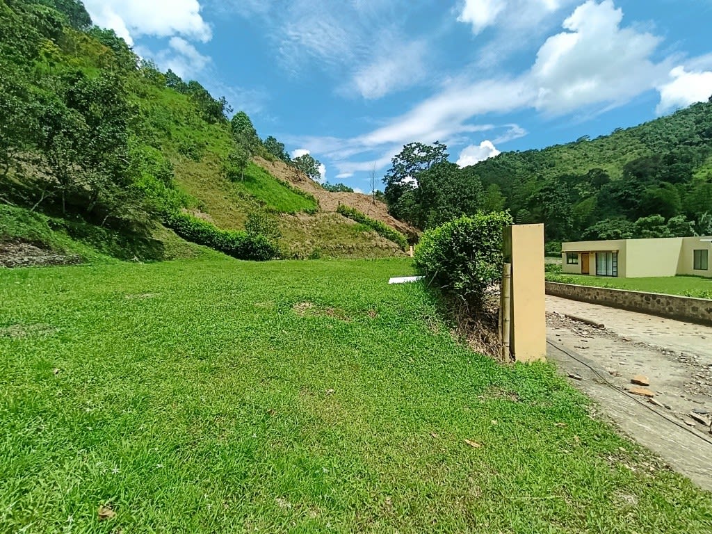 Lote en condominio campestre La Rivera