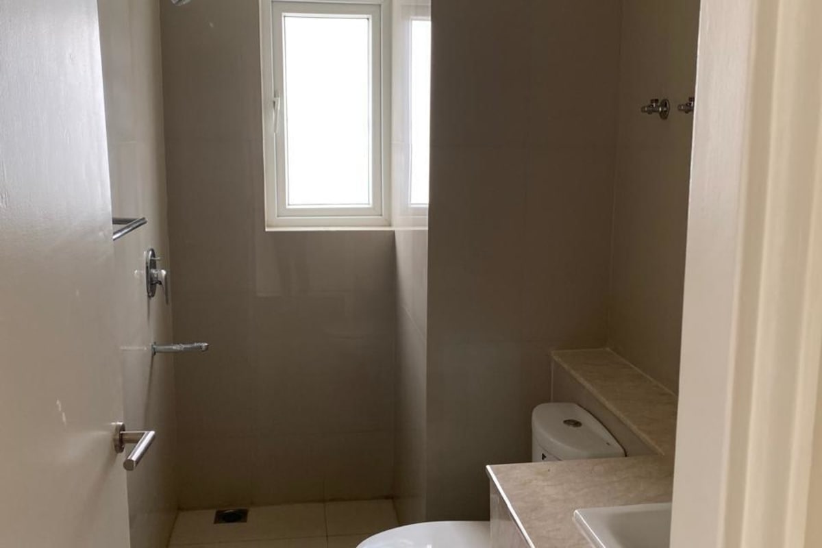 Available for Rent in Palm Drive image 8