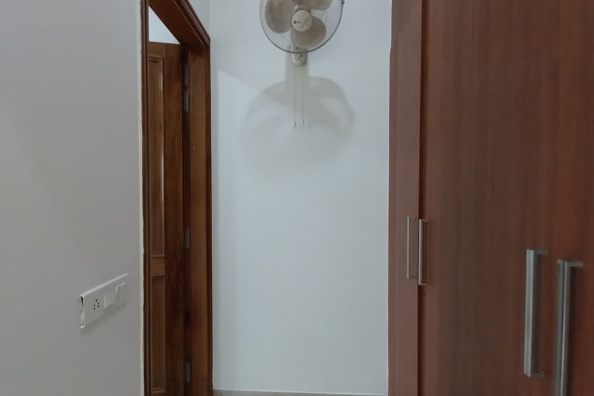 3 Bhk 2nd floor available for rent in sector 46 Gurgaon image 8