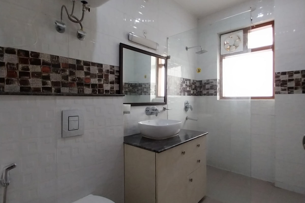 3 Bhk 2nd floor available for rent in sector 46 Gurgaon image 10