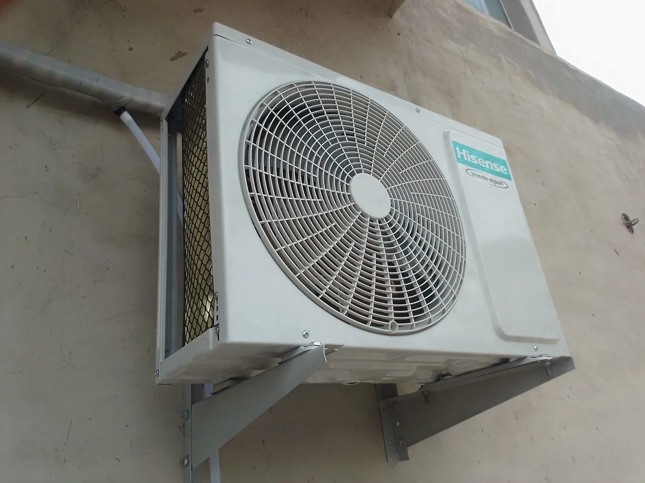 Air conditioner installation and maintenance – Apartment and House Repairs