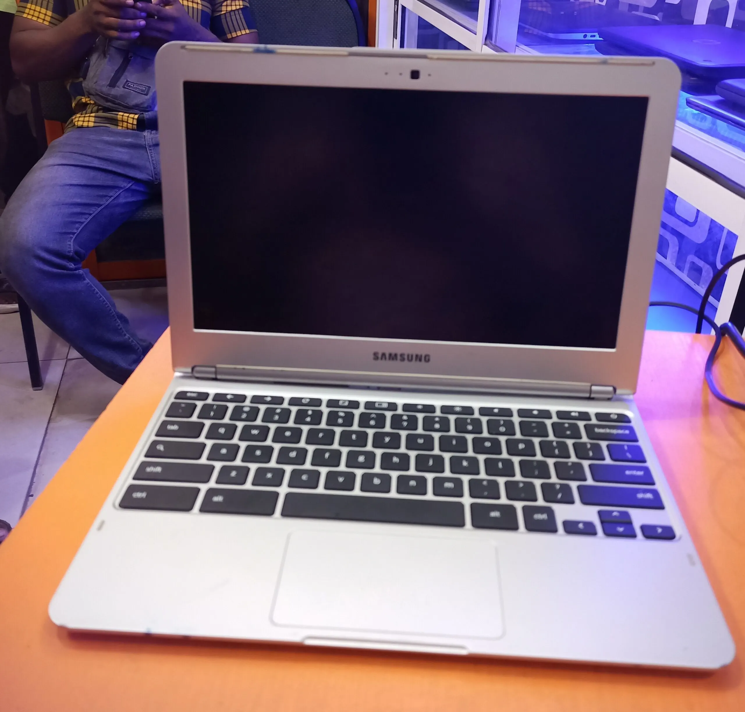 Samsung Chromebook Series 3 XE303C12 – Laptops