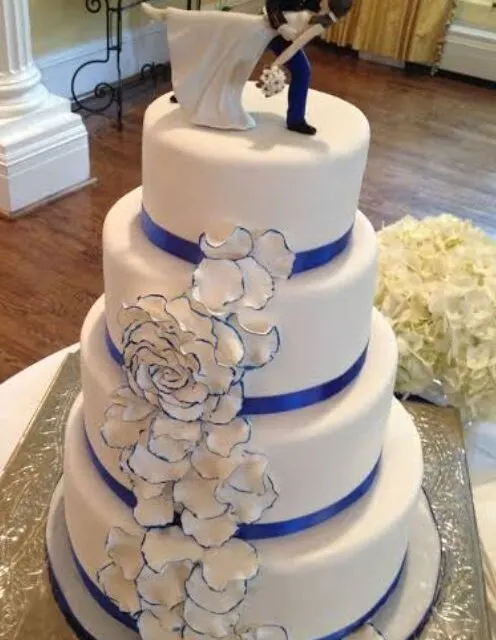 Wedding cake for sale – Gifts and Holiday Supplies