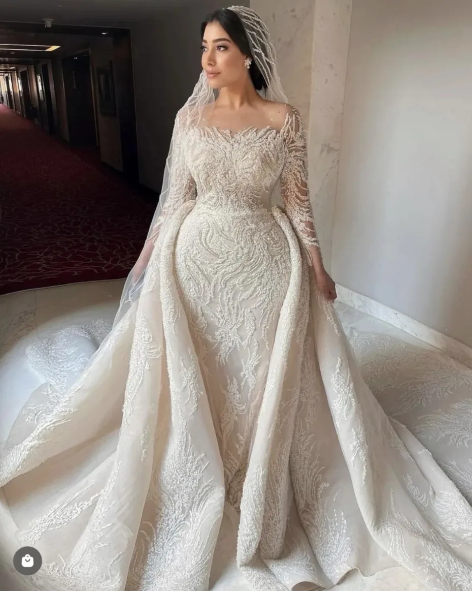 Luxurious embroidered fitted gown for rent – Wedding Dresses