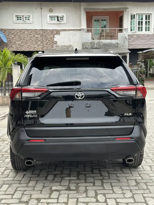 Tokunbo 2020 Toyota RAV4 XLE 2.5L Petrol