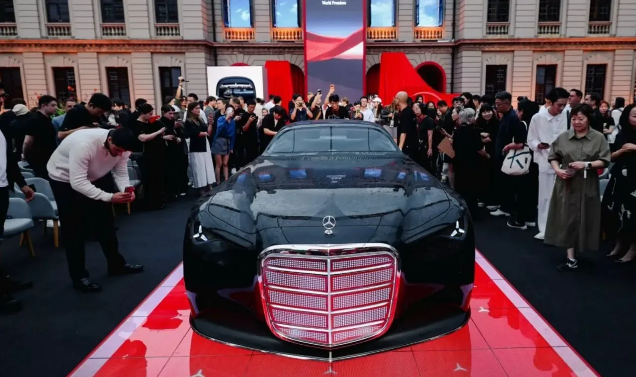 Mercedes-Benz don show new electric coupe - Vision Iconic fit be next S-Class — photo_2025-11-09_14-14-11