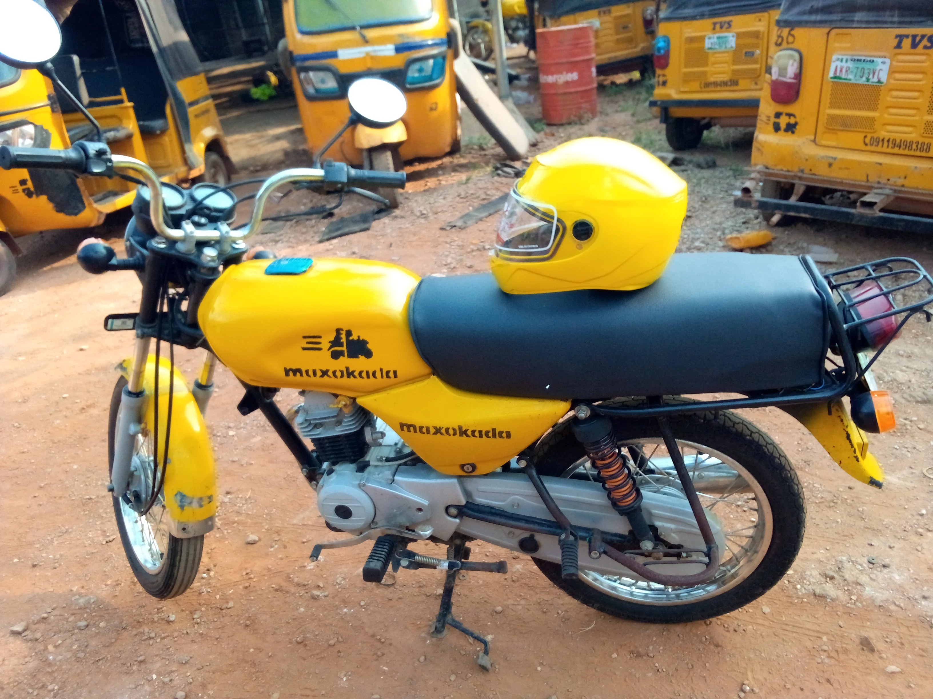 Bajaj Boxer – Motorbikes / off-road vehicles