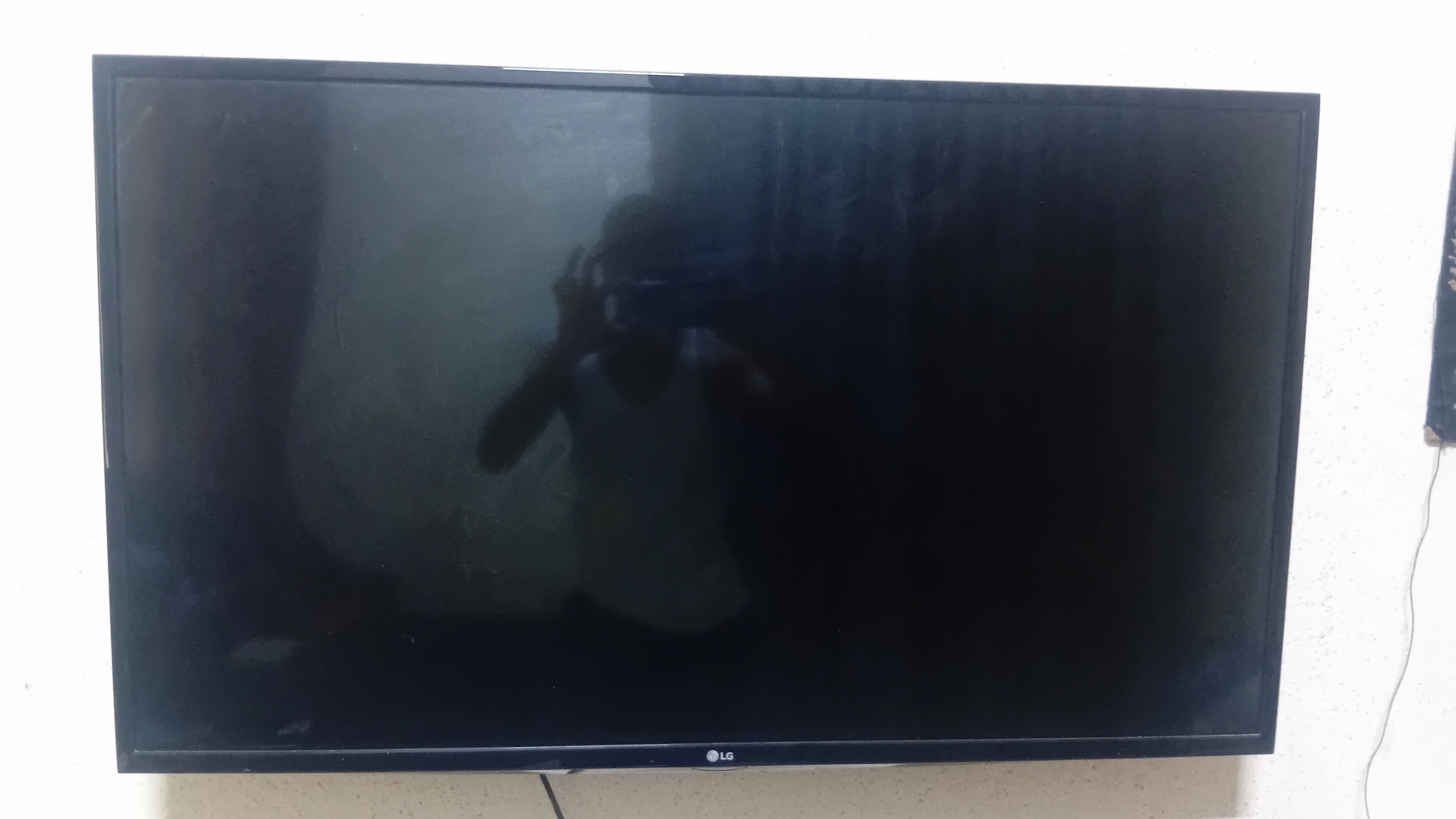 LG tv  – TV and Video Equipment