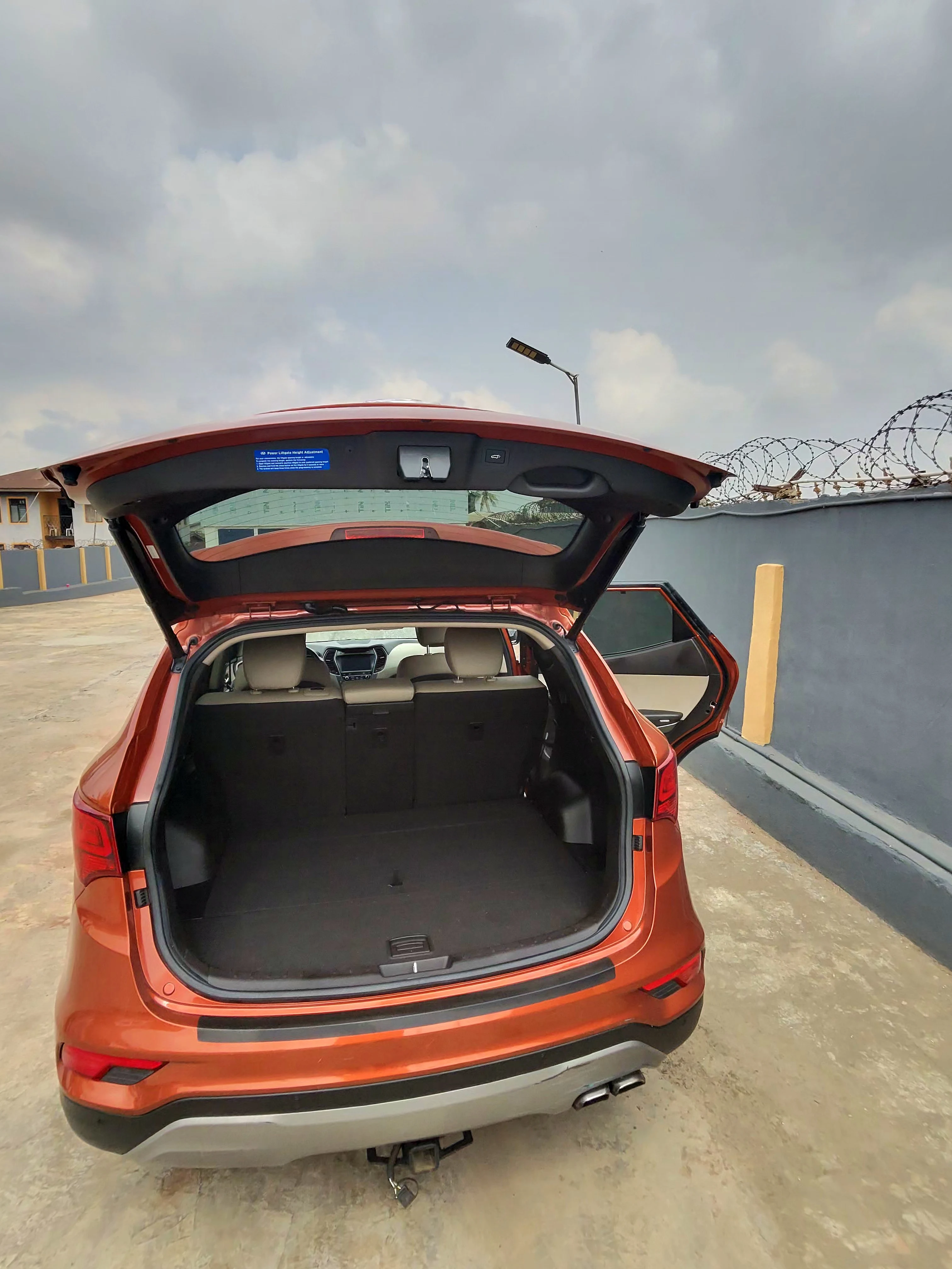 Hyundai santa fe ultimate  – Passenger Cars