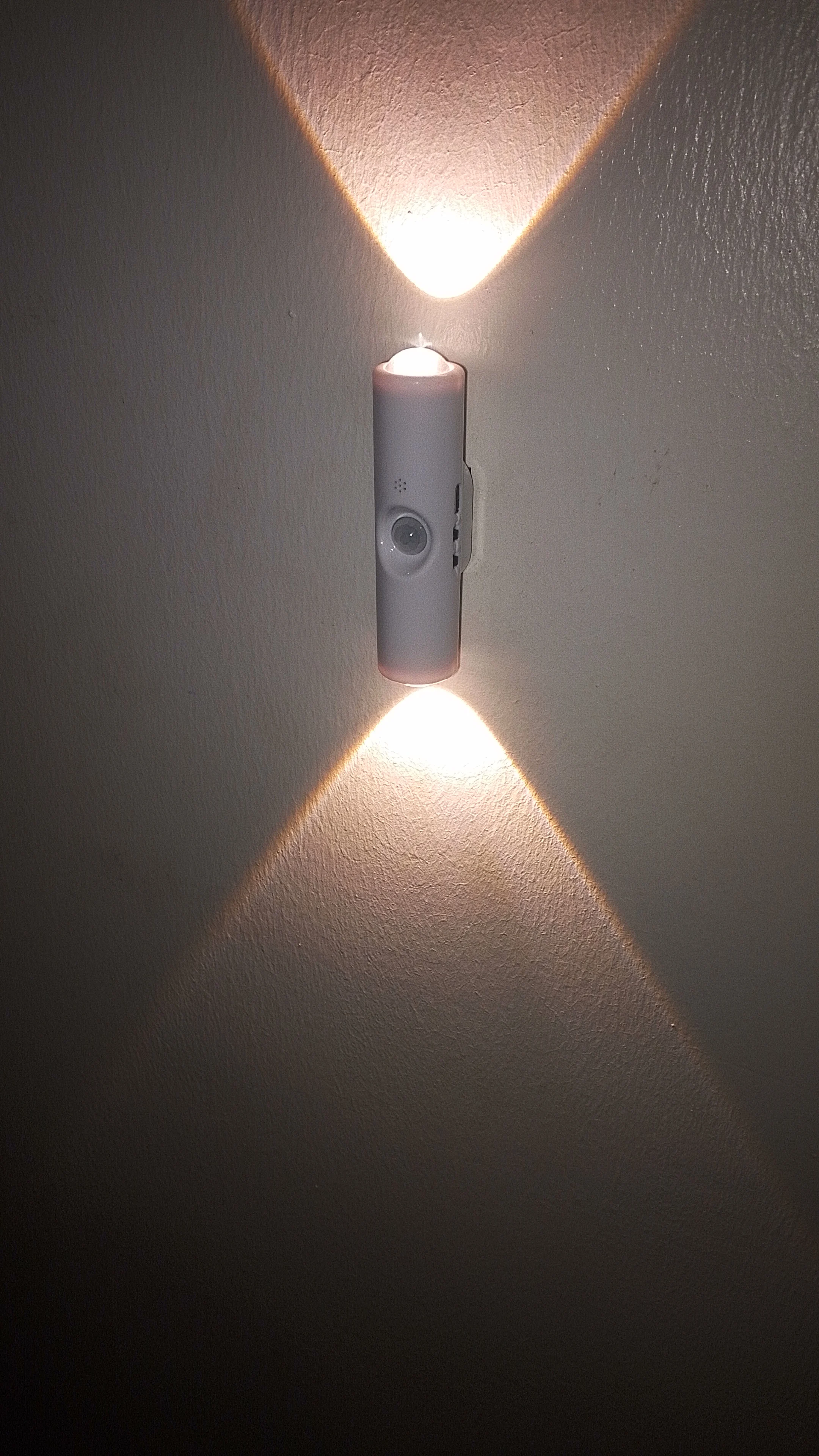 Dual-Head Cat Eye Motion Sensor Wall Light – Security Systems and Smart Home