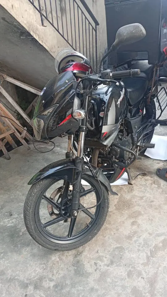 Bajaj Pulsar 220F (2023 Model) – Neat & Powerful – Motorbikes / off-road vehicles