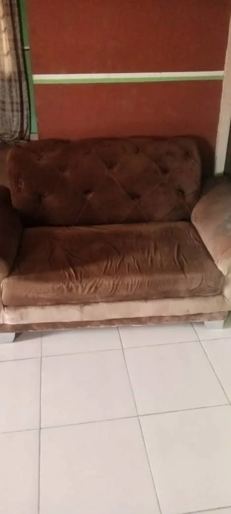 FAIRLY USED CHAIRS – Chairs