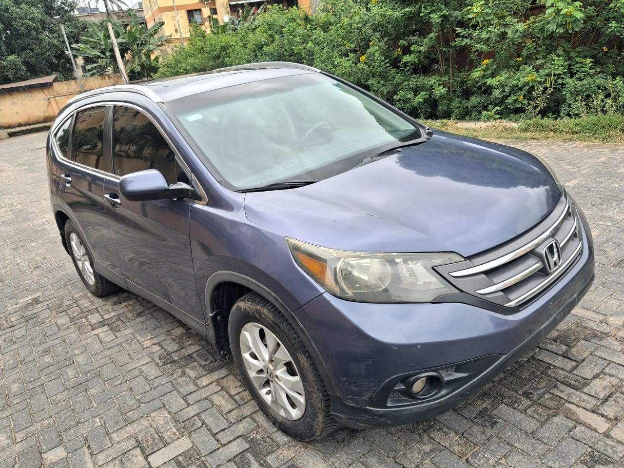 Neat Honda CRV  – Passenger Cars