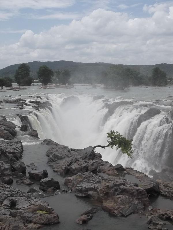 Hogenakkal Falls