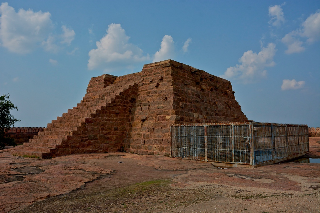 Tirumayam Fort