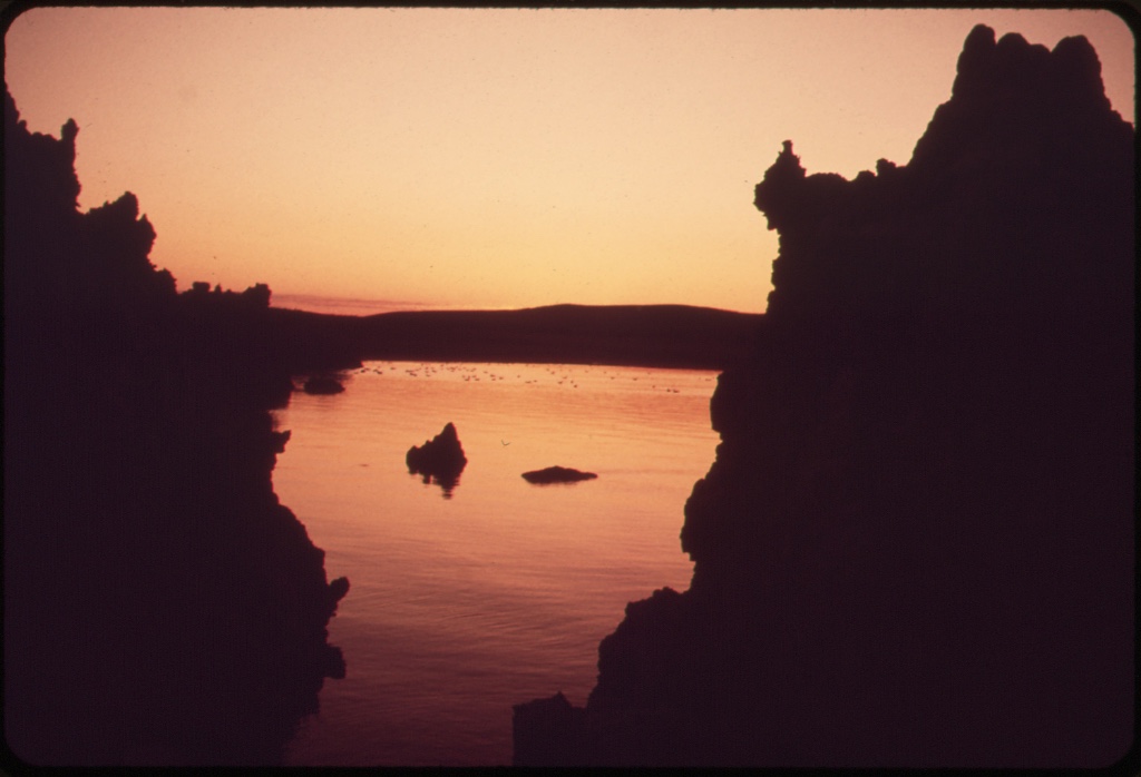 Mono Lake Tufa State Natural Reserve