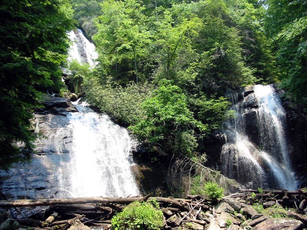 Anna Ruby Falls