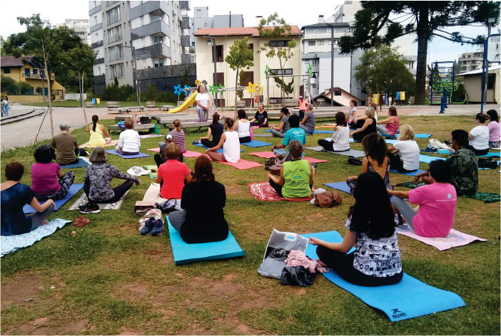 Yoga na Praça homenageia as mulheres com Yogaterapia Hormonal 