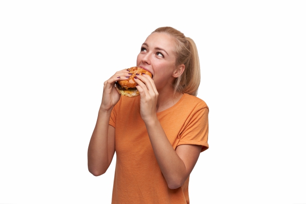 Mulher comendo