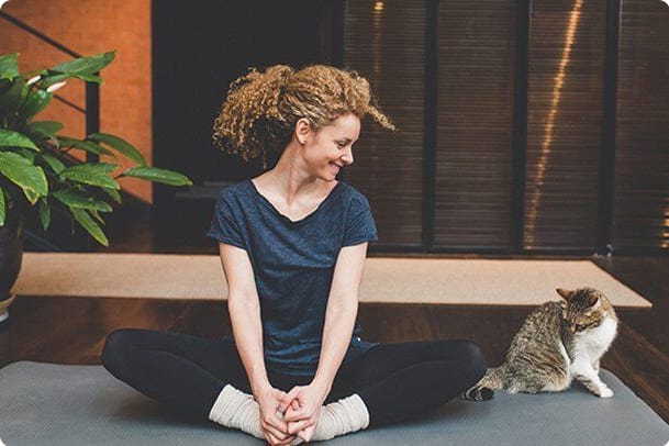 Cat Yoga: 5 Ways Including A Cat in Your Yoga Practice Benefits Your Mental  Health