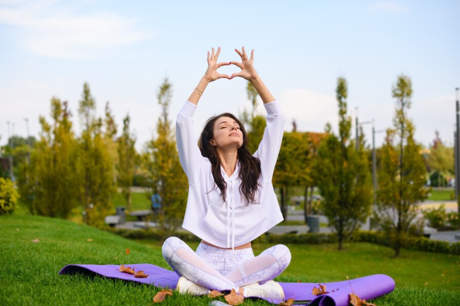 Kundalini Yoga: Spine Rejuvenation Sequence - YogaUOnline