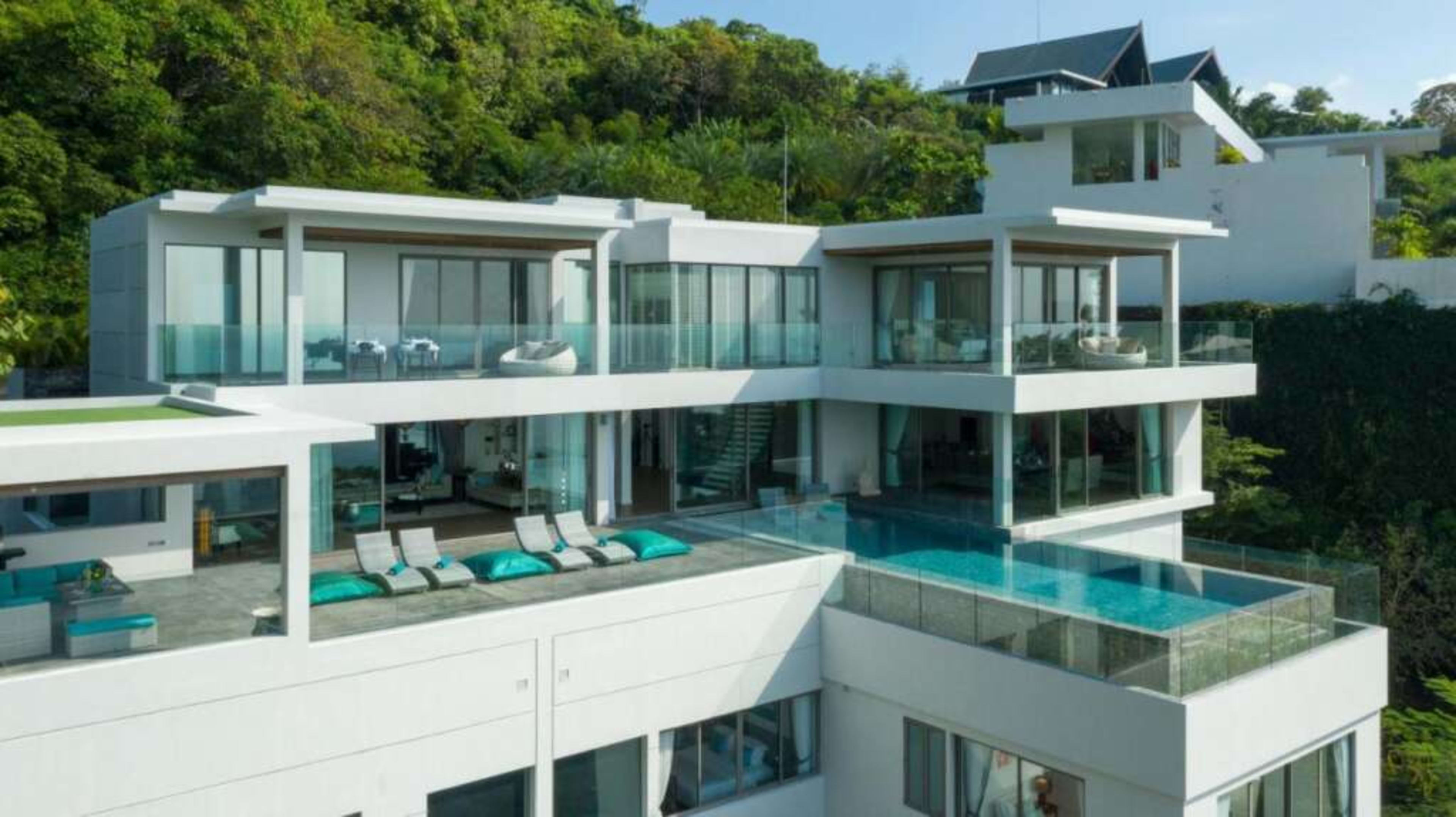 Silver Moon Villa: Luxury Ocean Views Pool Villa